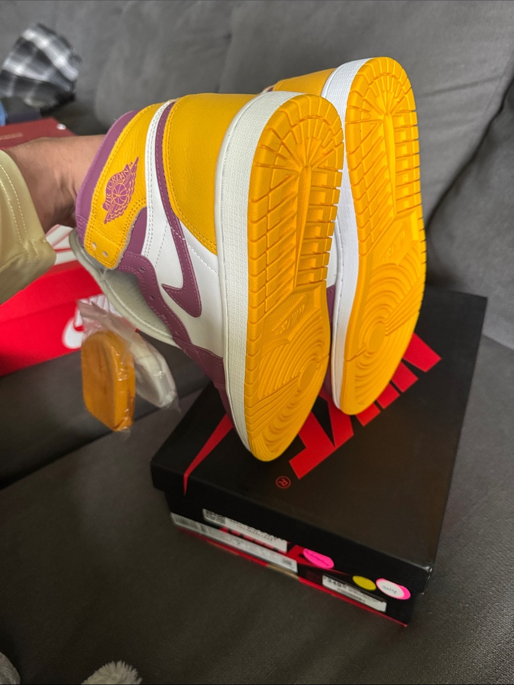 Nike Air Jordan 1 High OG Brotherhood White Purple Yellow Sneakers Size 7 - Picture 2 of 2